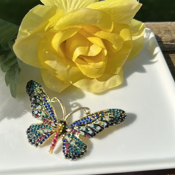 Butterfly Rhinestones Pin/Brooch - Picture 3 of 10